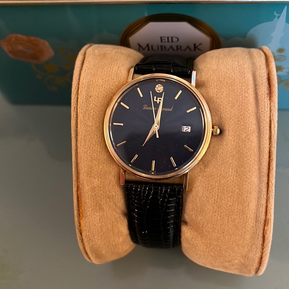 Genuine leather mens watch